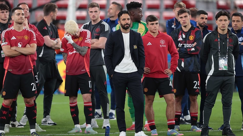 Manchester United Đại Tu Đội Hình: 10 Cầu Thủ Chia Tay Hè 2025