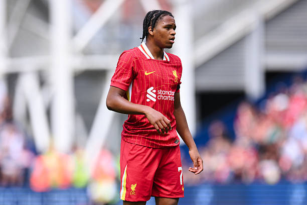 Rio Ngumoha: Thần đồng 16 tuổi có thể tỏa sáng rực rỡ tại Anfield?