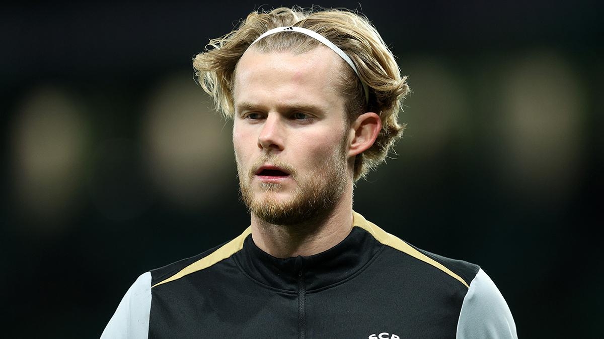 Manchester United mạnh tay tranh giành tiền vệ Morten Hjulmand với Juventus